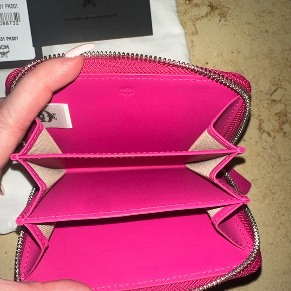 MCM Wallet - Picture 4 of 4